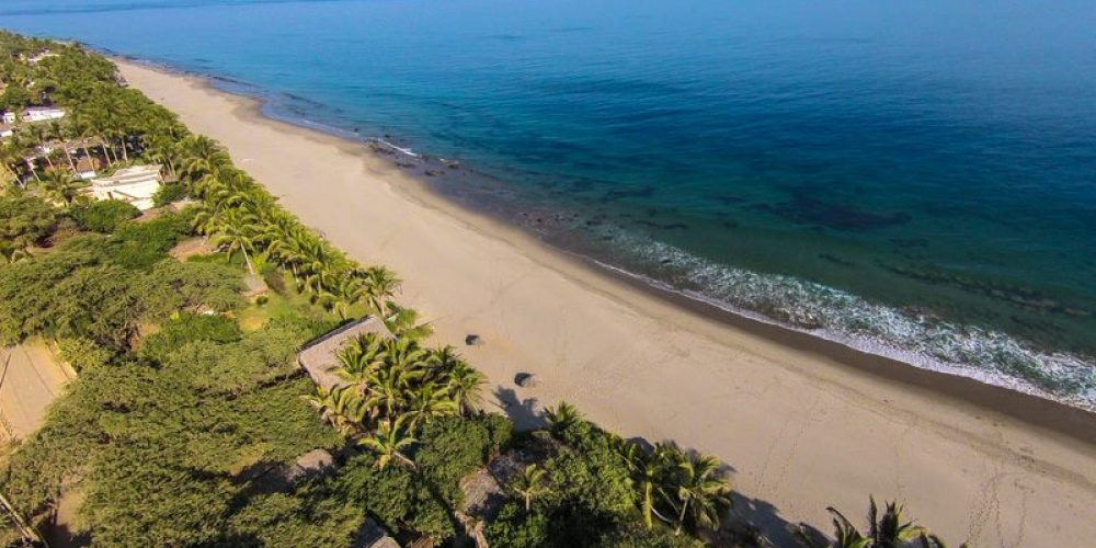 10 images that tell you why Mancora win the Best South American Beach on the WTA prize  in 2016