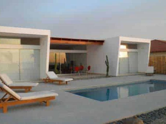 Playa El Ñuro. Información de Hoteles, Casas de Playa y mas