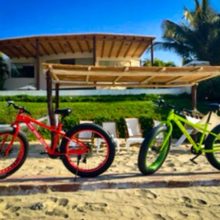 Kayas y Bicicletas para la arena en Casablanca Beach Front