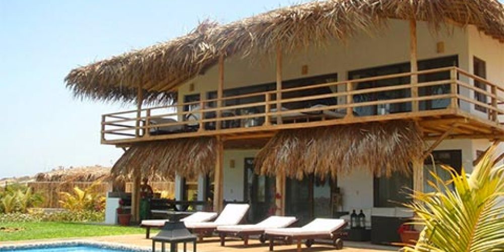 Lunaballena, a cozy beach house rental at Vichayito